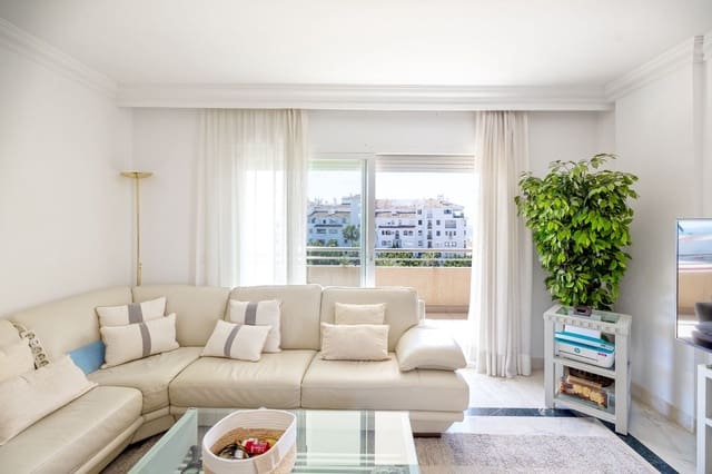 Apartamento de 3 habitaciones en Puerto Banus, Marbella en venta - 995.000 € (Ref: 9380573)