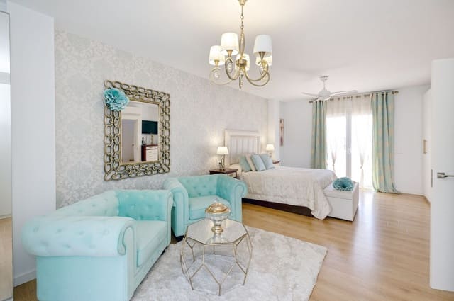 5 chambre Maison de Ville à vendre à San Pedro de Alcántara Pueblo, Marbella - 885 000 € (Ref: 9380574)