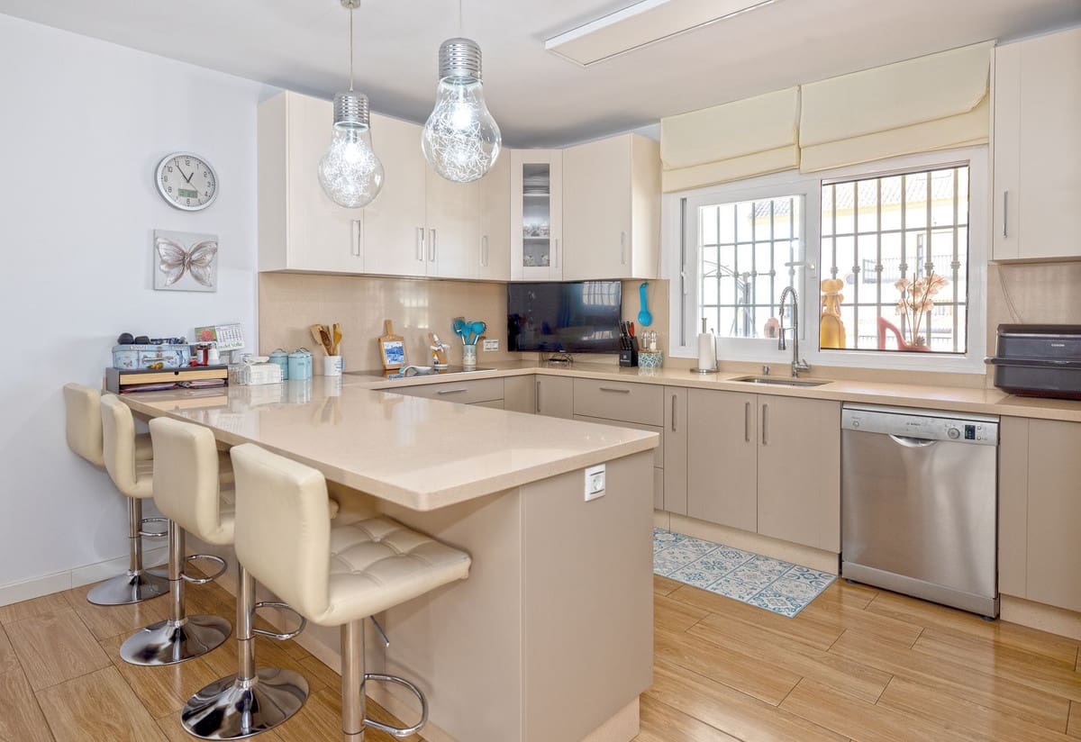 5 sypialnia Dom na sprzedaż w San Pedro de Alcantara - 885 000 € (Ref: 9380574)