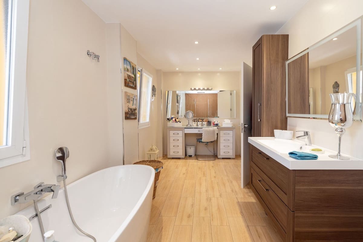 5 sypialnia Dom na sprzedaż w San Pedro de Alcantara - 885 000 € (Ref: 9380574)