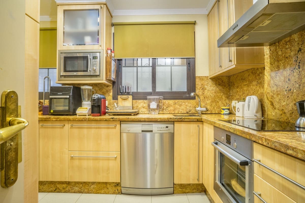 3 soveværelse Lejlighed til salg i Nueva Andalucia - € 775.000 (Ref: 9380575)