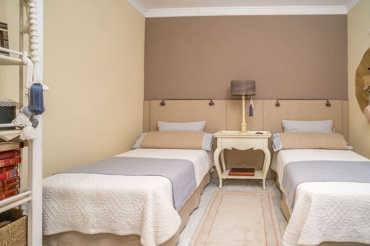 3 soveværelse Lejlighed til salg i Nueva Andalucia - € 775.000 (Ref: 9380575)