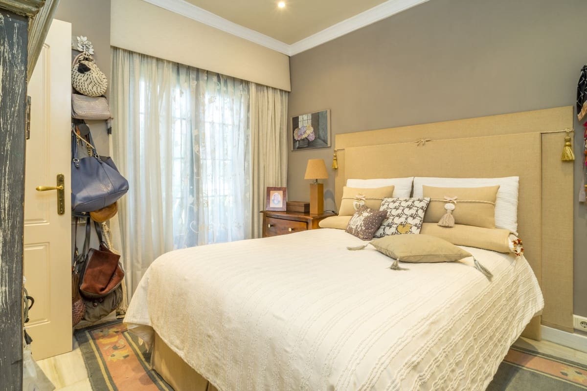 3 soveværelse Lejlighed til salg i Nueva Andalucia - € 775.000 (Ref: 9380575)