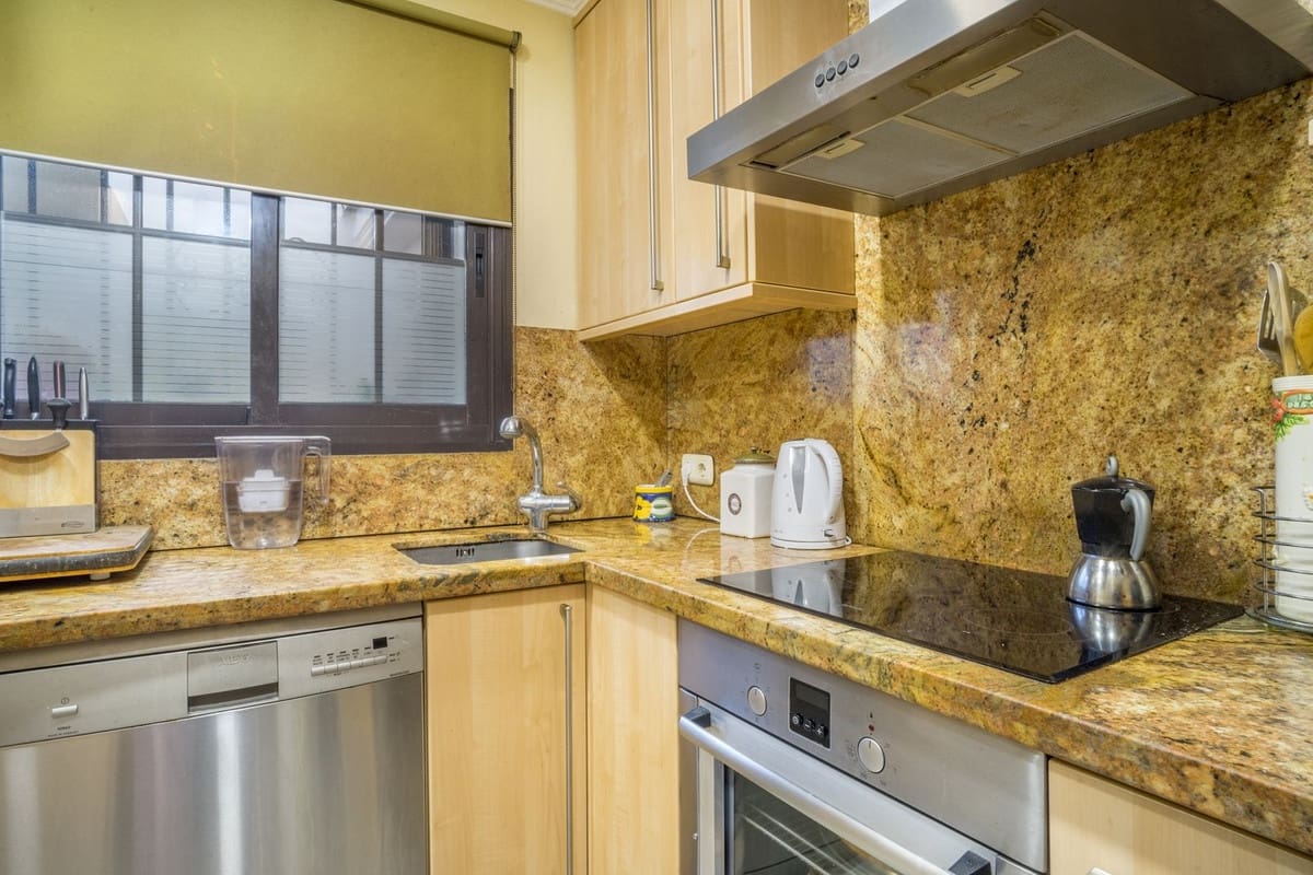 3 soveværelse Lejlighed til salg i Nueva Andalucia - € 775.000 (Ref: 9380575)