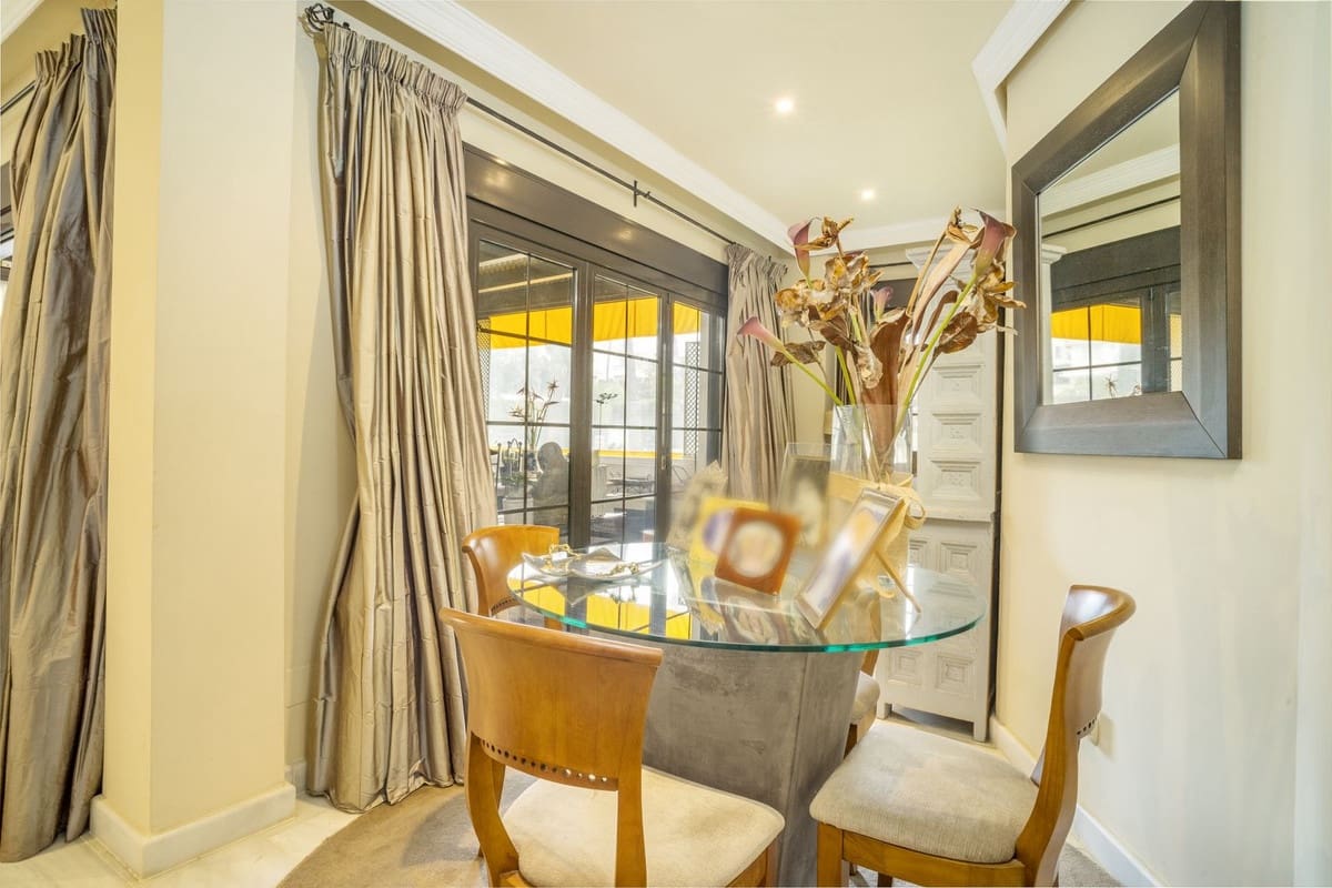 3 soveværelse Lejlighed til salg i Nueva Andalucia - € 775.000 (Ref: 9380575)