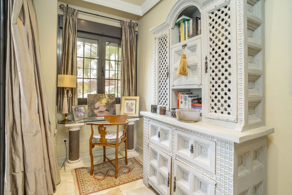 3 soveværelse Lejlighed til salg i Nueva Andalucia - € 775.000 (Ref: 9380575)