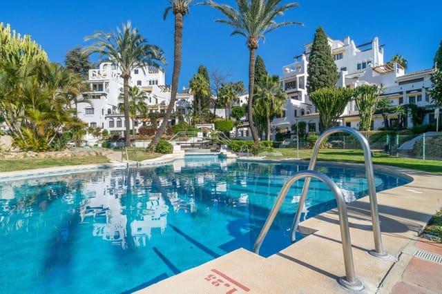3 soveværelse Lejlighed til salg i Puerto Banus, Marbella - € 775.000 (Ref: 9380575)