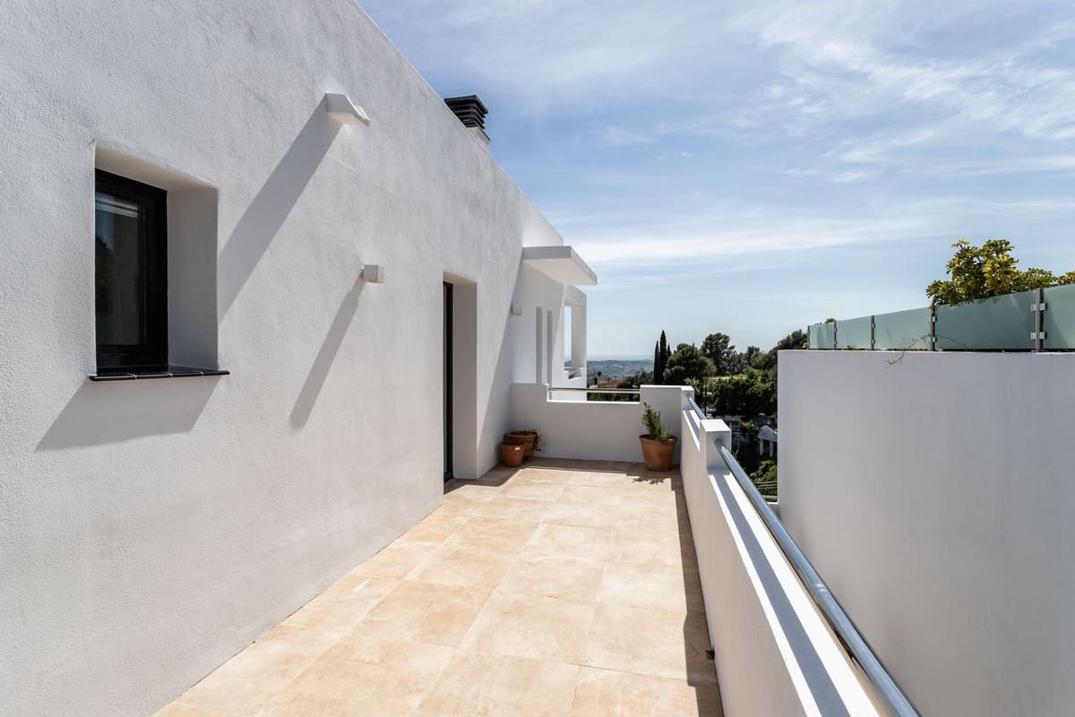 3 bedroom Villa for sale in Mijas with pool - € 1,445,000 (Ref: 9380583)