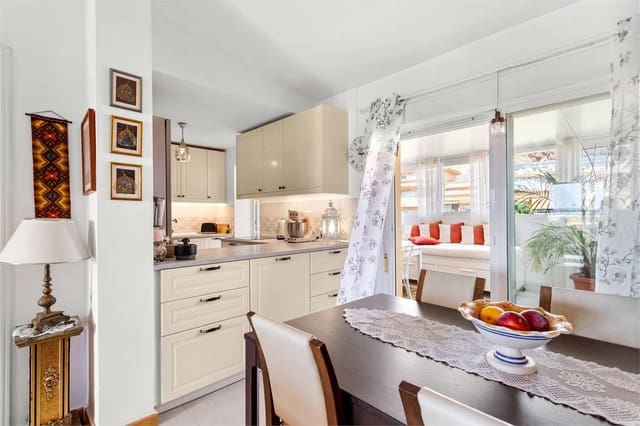 Ático de 2 habitaciones en Los Pacos, Fuengirola en venta - 359.000 € (Ref: 9380587)