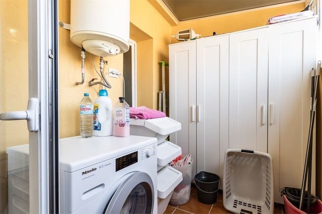 Ático de 2 habitaciones en Los Pacos, Fuengirola en venta - 359.000 € (Ref: 9380587)