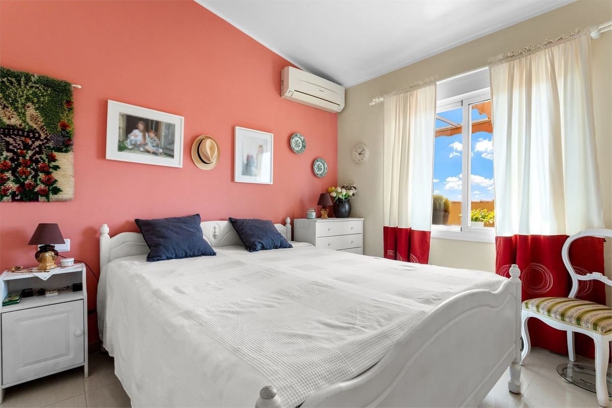 Ático de 2 habitaciones en Fuengirola en venta - 359.000 € (Ref: 9380587)