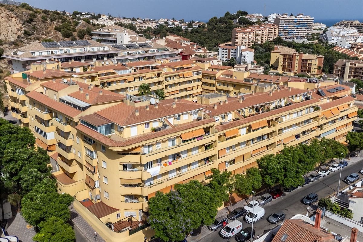 Ático de 2 habitaciones en Fuengirola en venta - 359.000 € (Ref: 9380587)