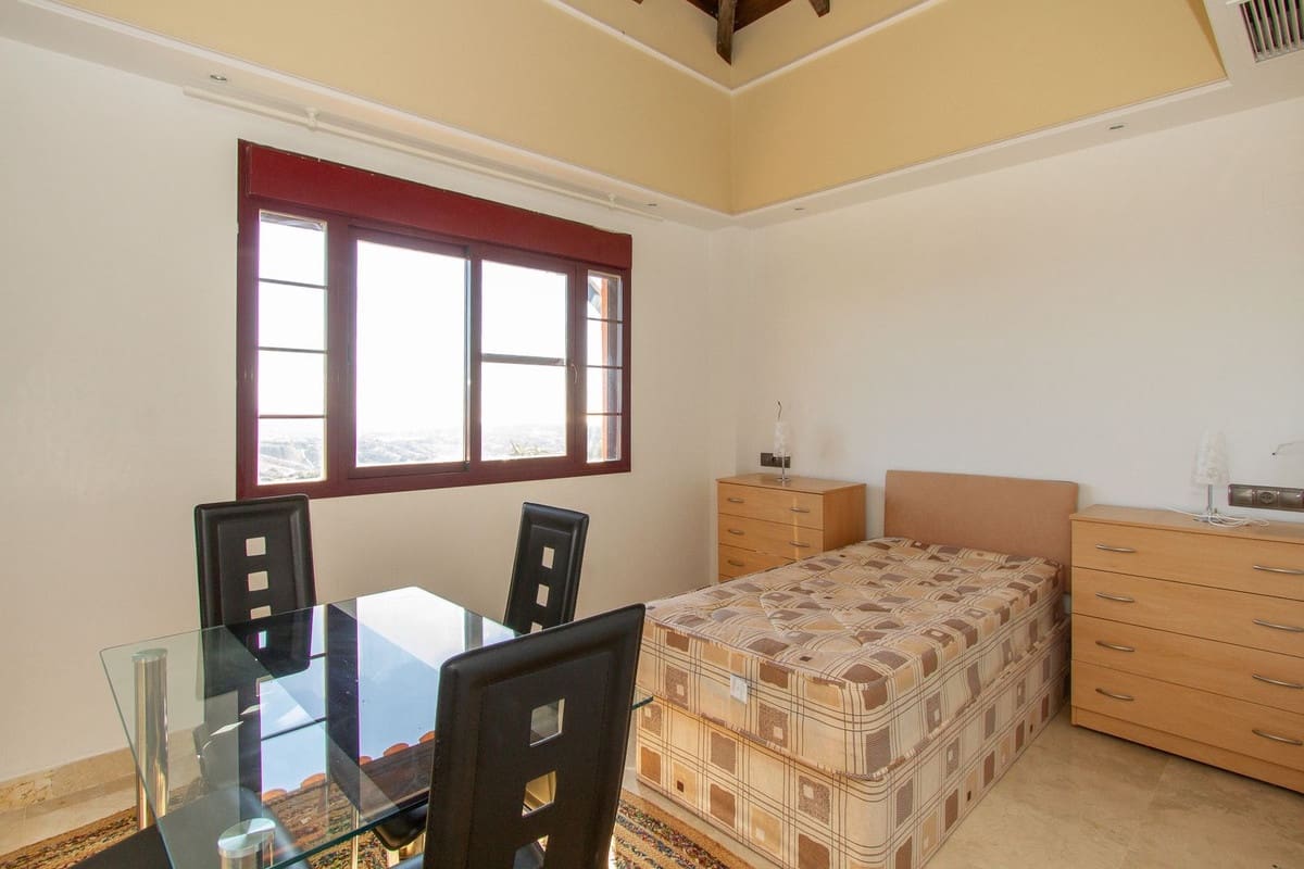 4 bedroom Penthouse for sale in La Mairena - € 695,000 (Ref: 9380593)