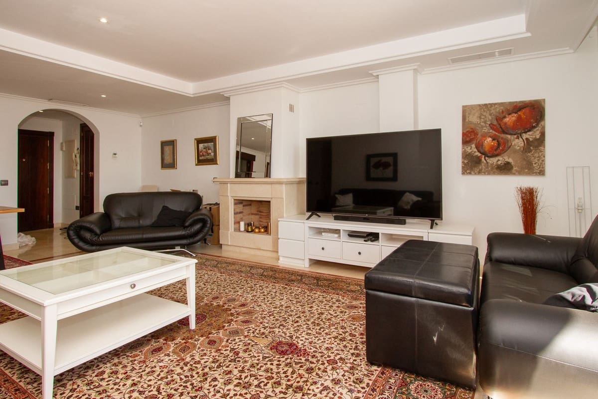 4 bedroom Penthouse for sale in La Mairena - € 695,000 (Ref: 9380593)