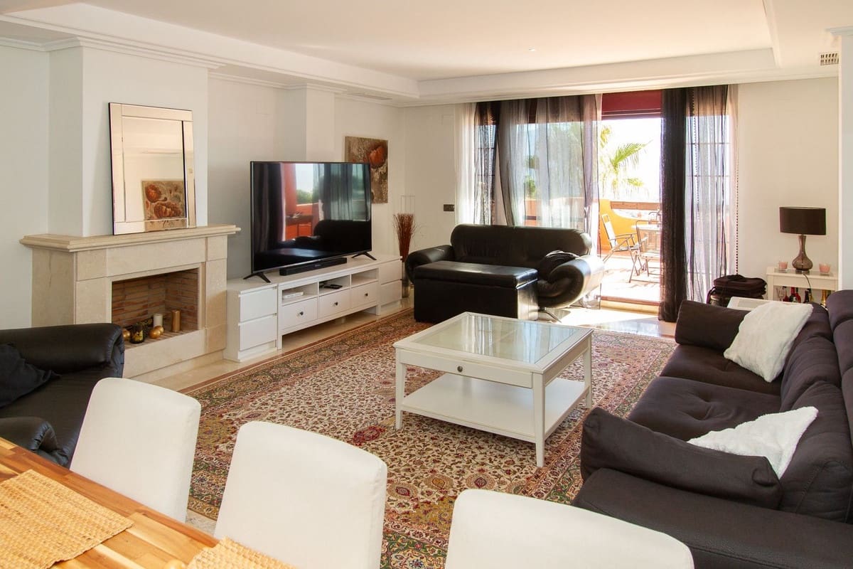 4 bedroom Penthouse for sale in La Mairena - € 695,000 (Ref: 9380593)