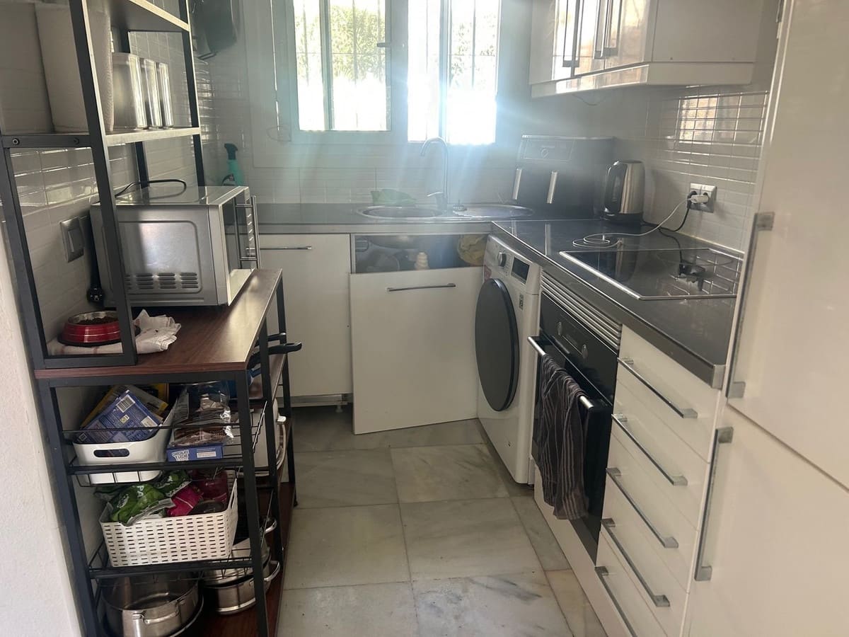 Casa de 4 habitaciones en Calahonda en venta - 425.000 € (Ref: 9380600)