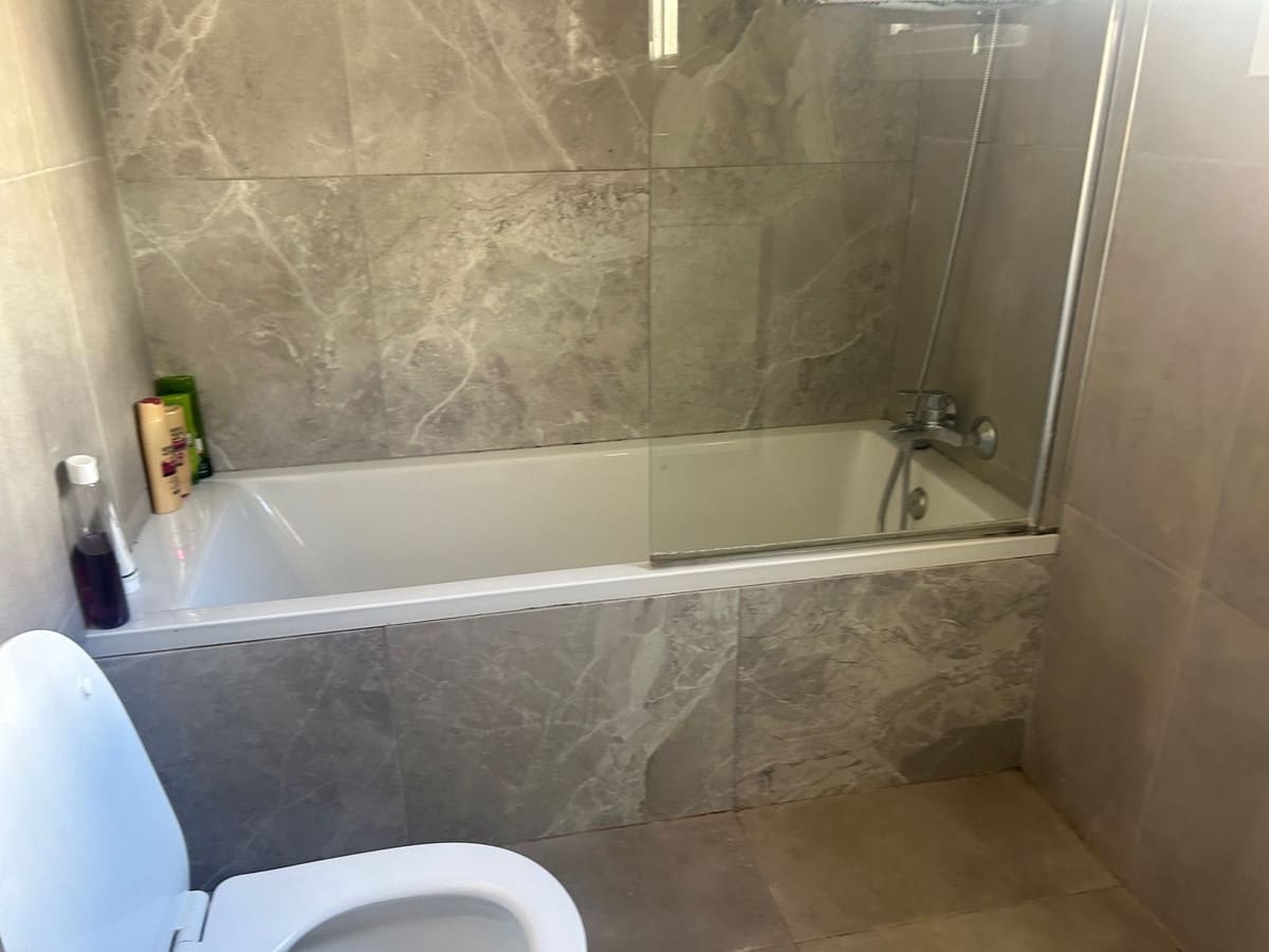 Casa de 4 habitaciones en Calahonda en venta - 425.000 € (Ref: 9380600)