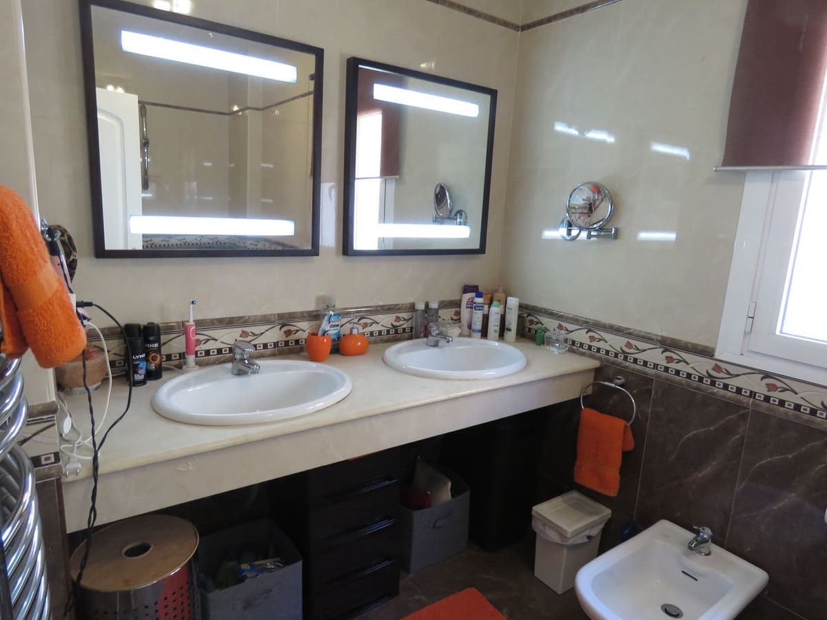 4 bedroom Villa for sale in Alhaurin el Grande - € 525,000 (Ref: 9380601)