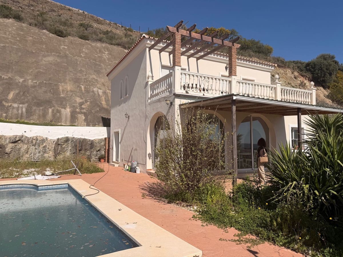 4 bedroom Villa for sale in Alhaurin el Grande - € 475,000 (Ref: 9380601)