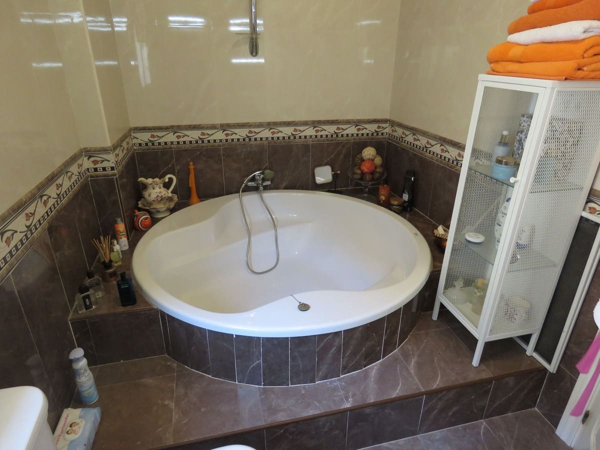 4 bedroom Villa for sale in Alhaurin el Grande - € 475,000 (Ref: 9380601)