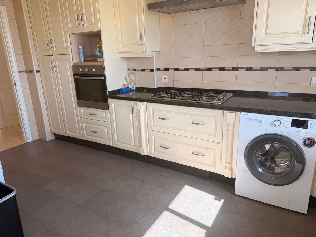 4 bedroom Villa for sale in Alhaurin el Grande - € 475,000 (Ref: 9380601)