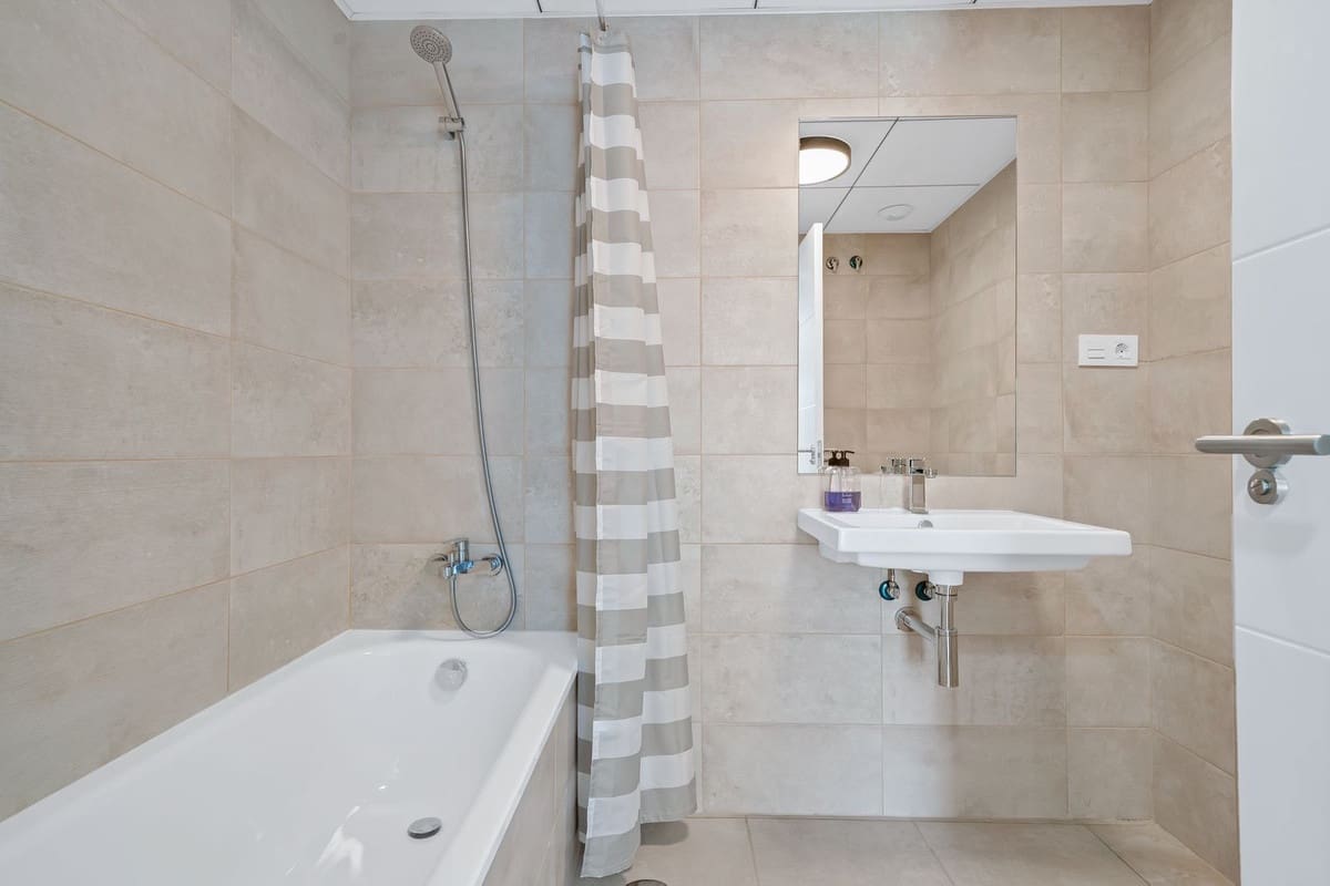 2 makuuhuone Huoneisto myytävänä paikassa El Chaparral - 445 000 € (Ref: 9380605)