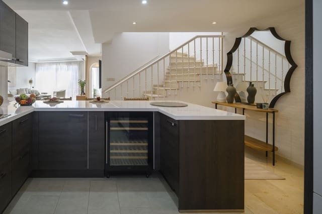 3 makuuhuone Kattohuoneisto myytävänä paikassa New Golden Mile, Estepona - 1 795 000 € (Ref: 9380608)