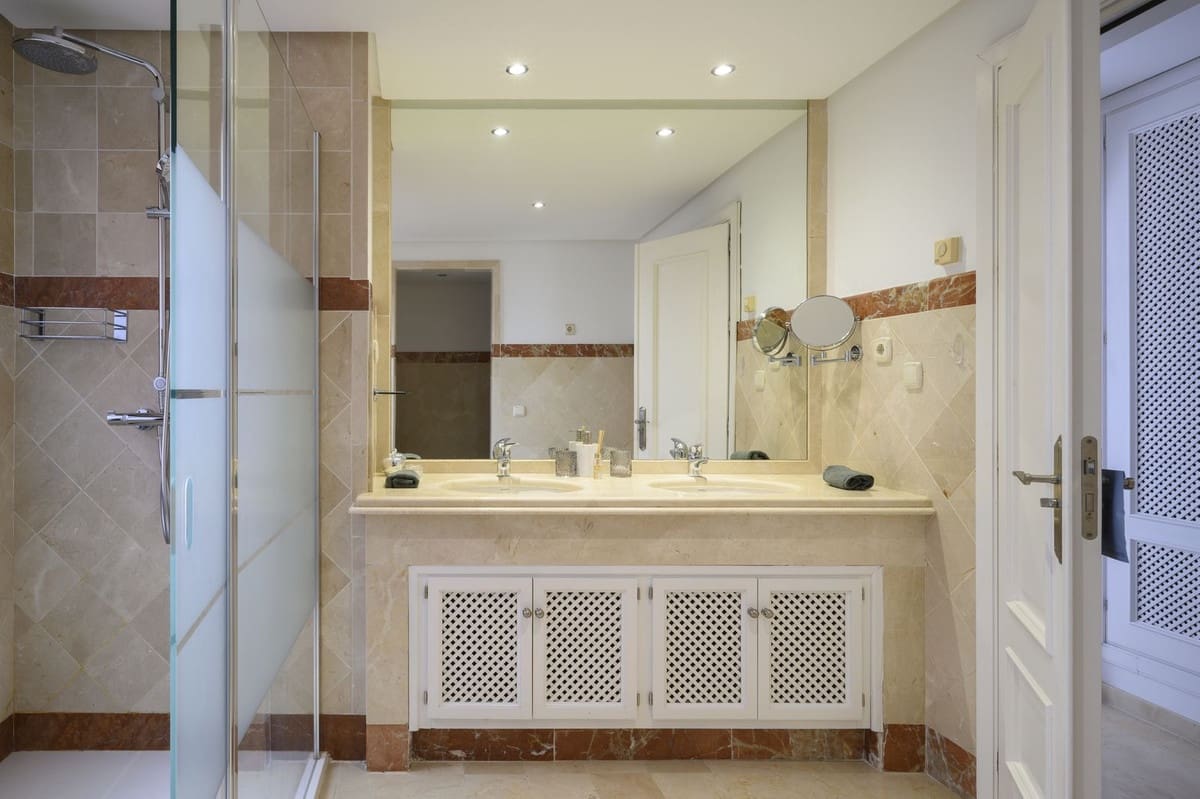 3 makuuhuone Kattohuoneisto myytävänä paikassa New Golden Mile - 1 795 000 € (Ref: 9380608)