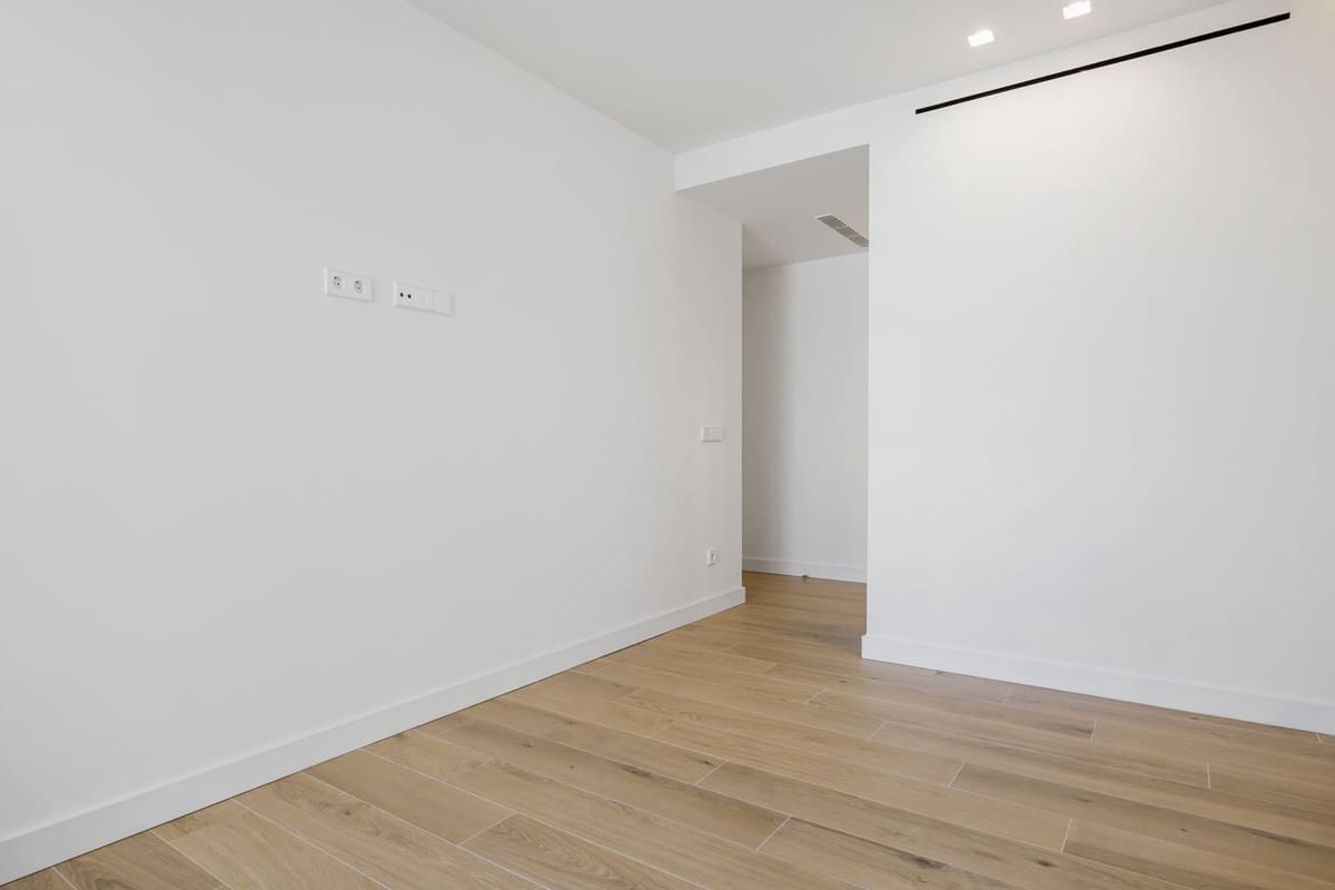 2 bedroom Apartment for sale in Fuengirola with garage - € 599,000 (Ref: 9380612)