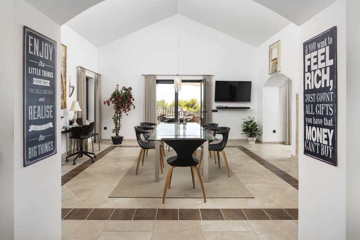 4 bedroom Villa for sale in Mijas - € 2,495,000 (Ref: 9380614)