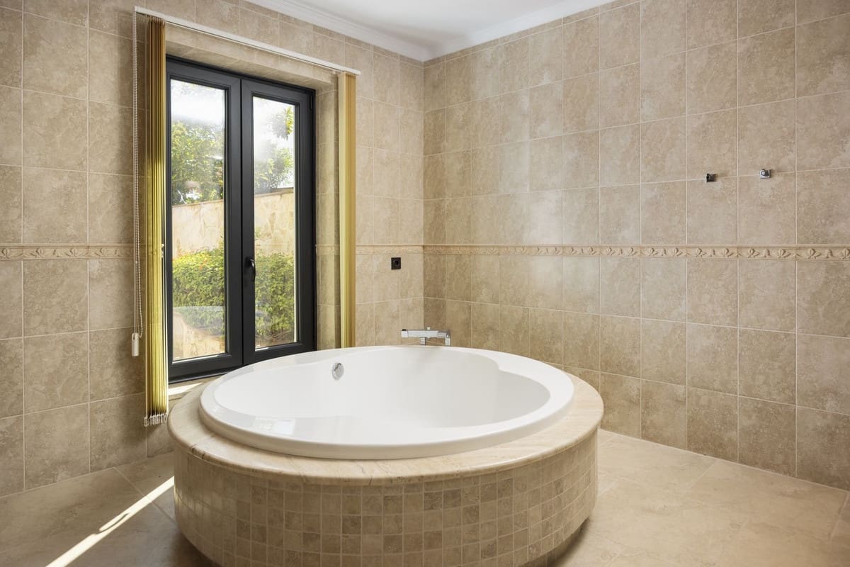 4 bedroom Villa for sale in Mijas - € 2,495,000 (Ref: 9380614)