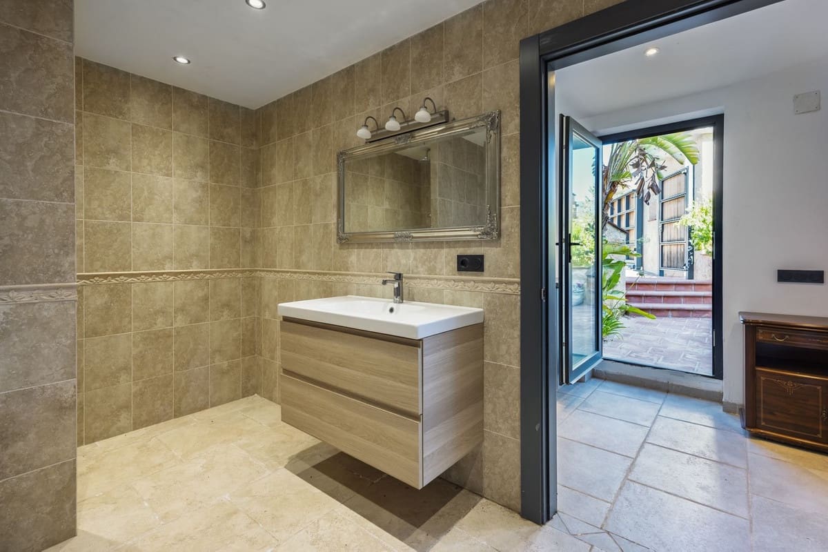 4 bedroom Villa for sale in Mijas - € 2,495,000 (Ref: 9380614)