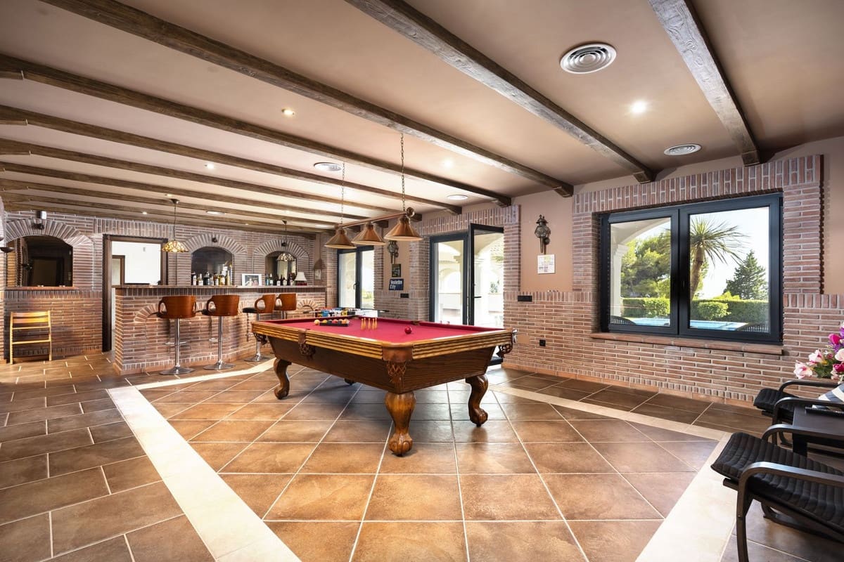 4 bedroom Villa for sale in Mijas - € 2,495,000 (Ref: 9380614)