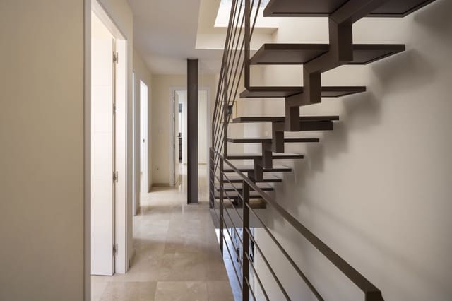 4 makuuhuone Omakotitalo myytävänä paikassa El Palo, Málaga kaupunki - 1 050 000 € (Ref: 9380615)