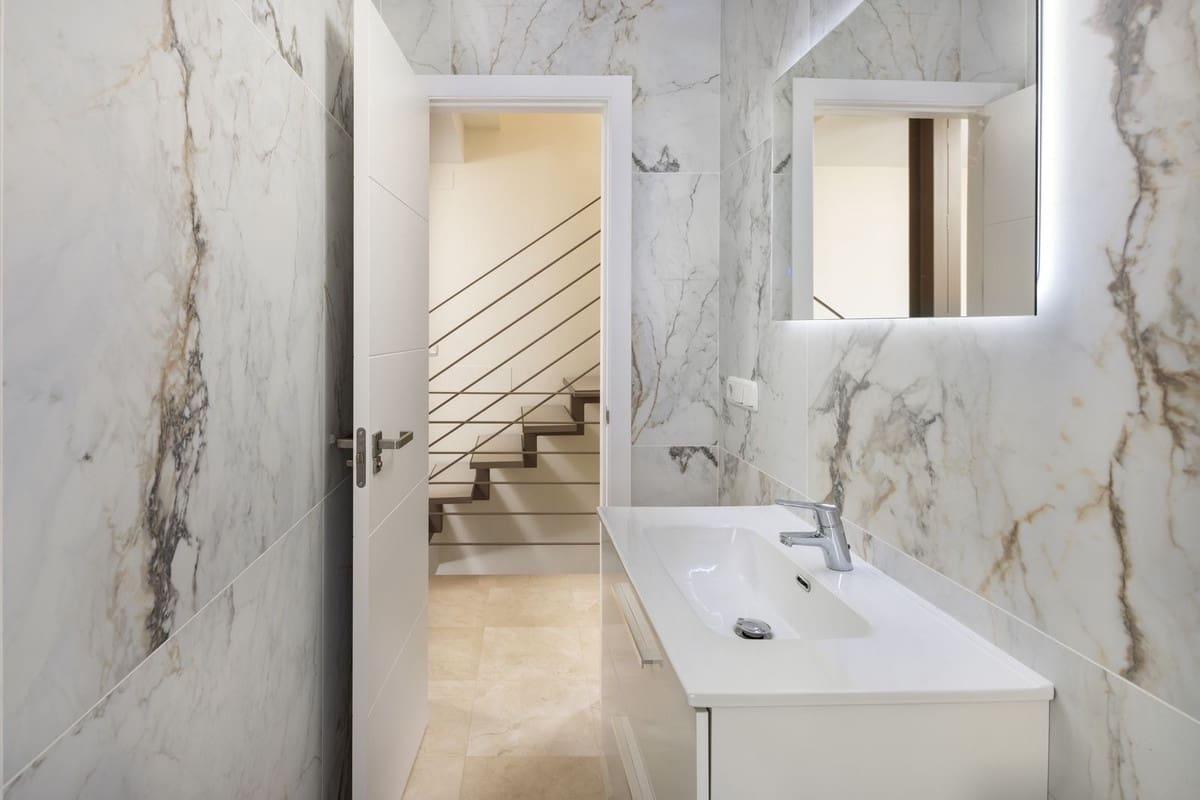 4 soveværelse Byhus til salg i Malaga by - € 1.050.000 (Ref: 9380615)