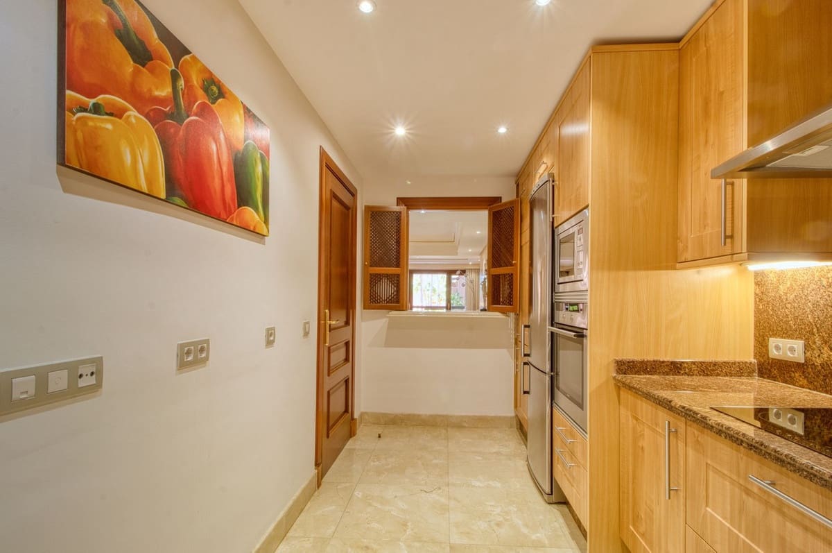 2 sovrum Lägenhet till salu i Estepona - 850 000 € (Ref: 9380619)