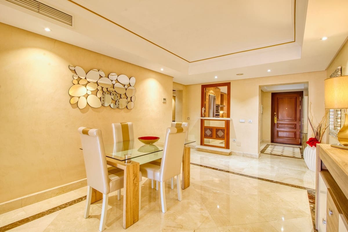 2 sovrum Lägenhet till salu i Estepona - 850 000 € (Ref: 9380619)