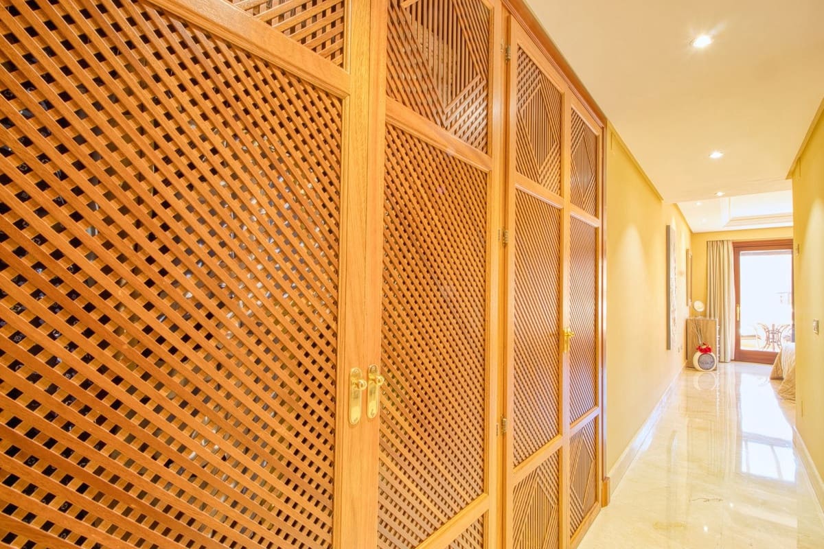 2 sovrum Lägenhet till salu i Estepona - 850 000 € (Ref: 9380619)