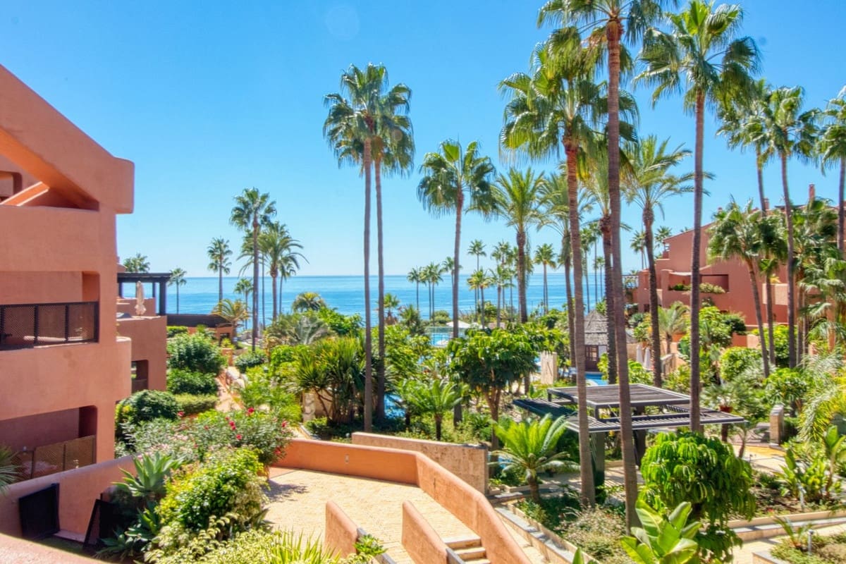 2 sovrum Lägenhet till salu i Estepona - 850 000 € (Ref: 9380619)