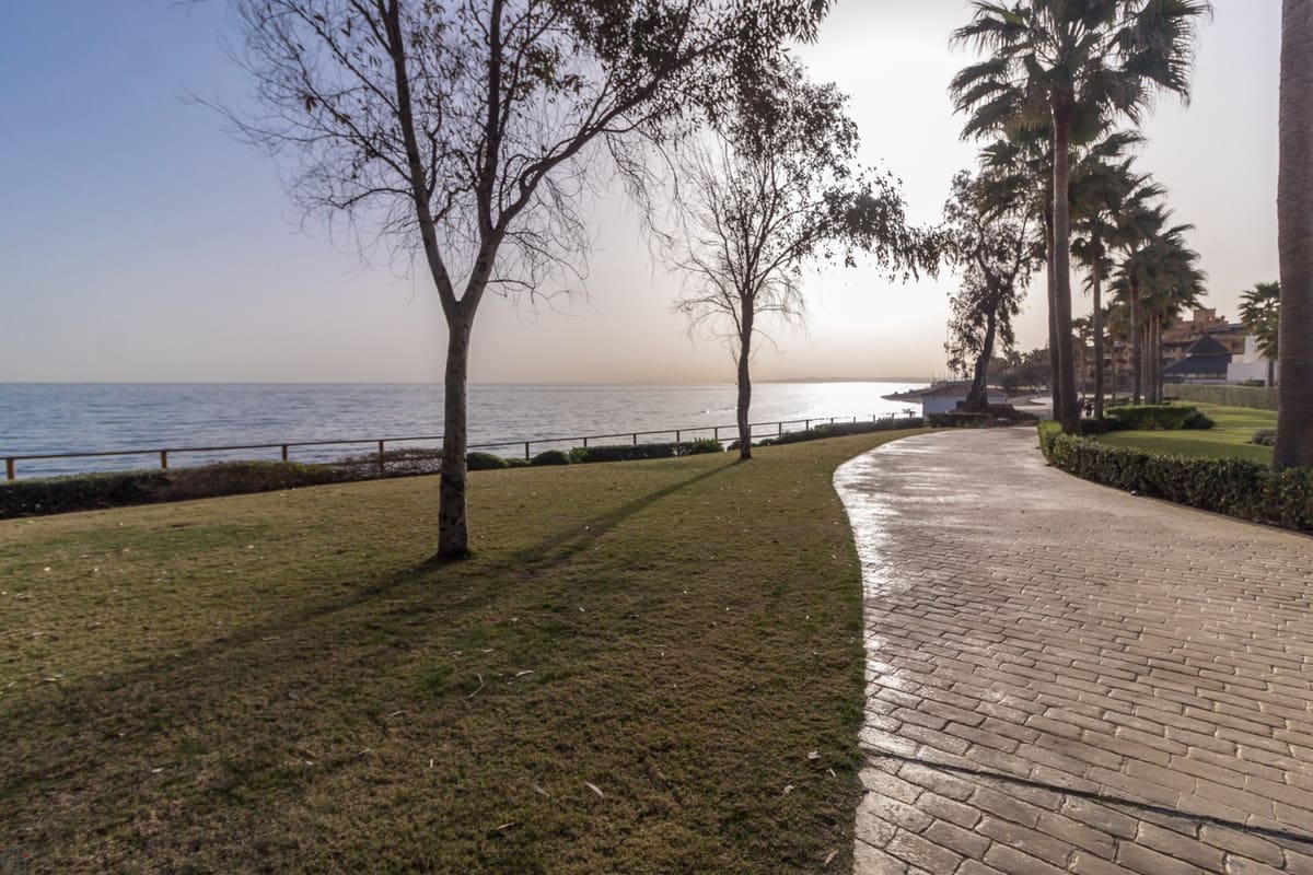 2 sovrum Lägenhet till salu i Estepona - 850 000 € (Ref: 9380619)