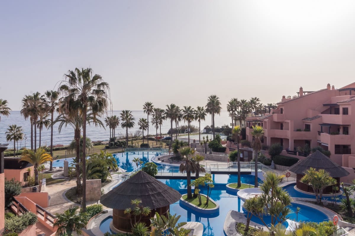 2 sovrum Lägenhet till salu i Estepona - 850 000 € (Ref: 9380619)