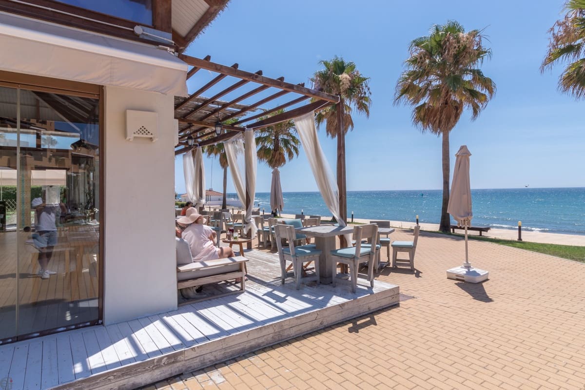 2 sovrum Lägenhet till salu i Estepona - 850 000 € (Ref: 9380619)