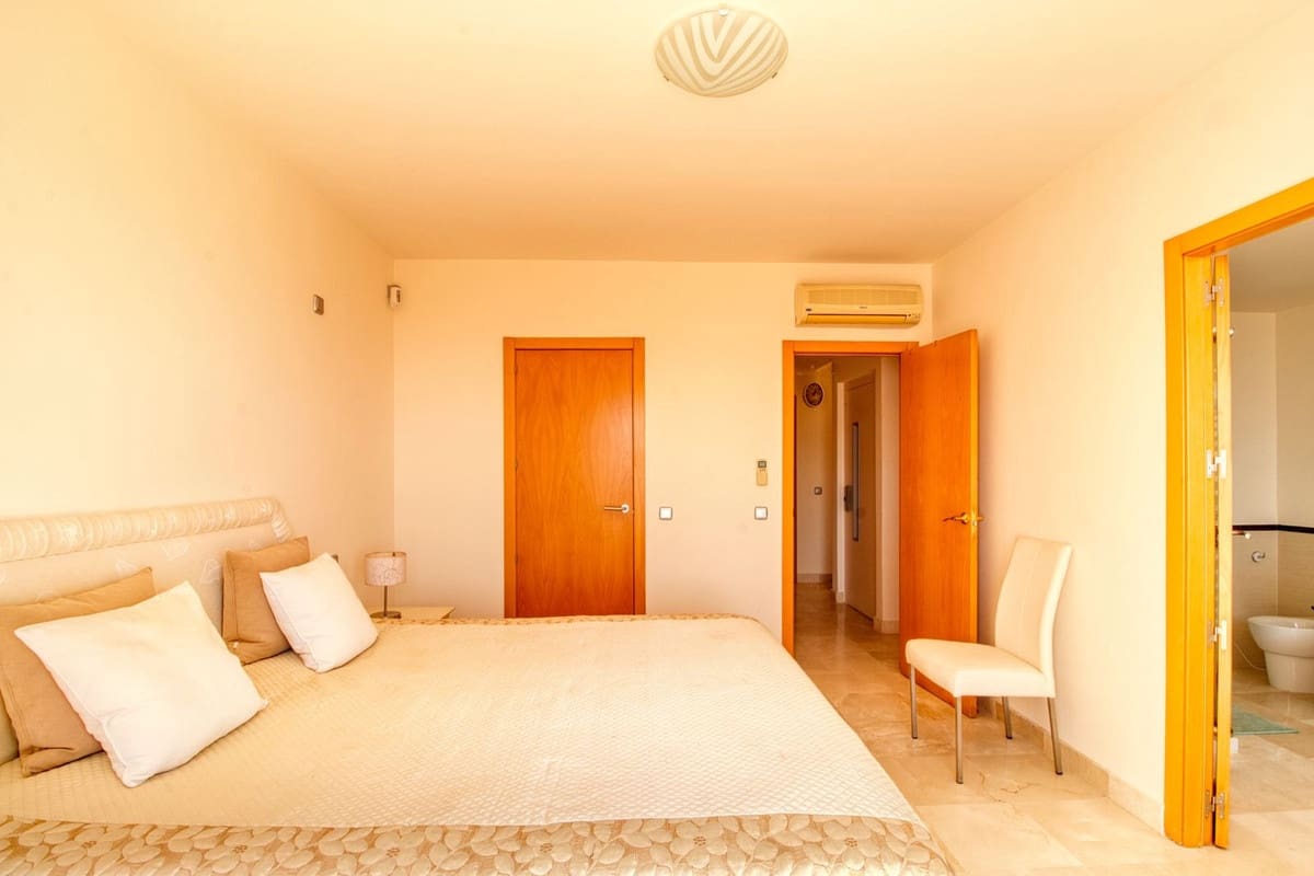 4 sovrum Hus till salu i Manilva - 545 000 € (Ref: 9380621)