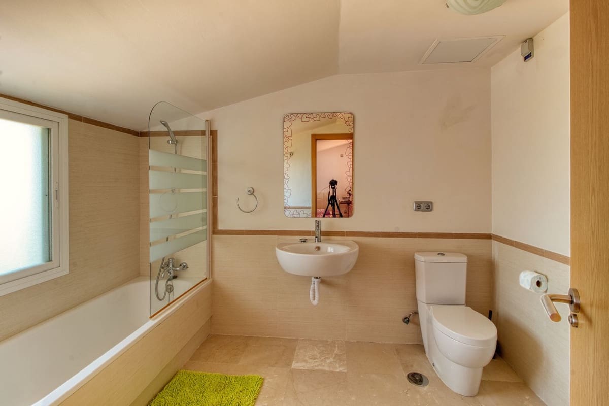 4 sovrum Hus till salu i Manilva - 545 000 € (Ref: 9380621)