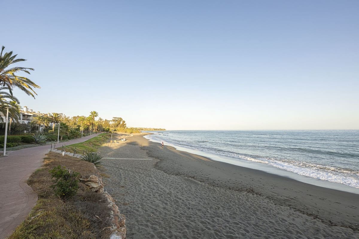 1 bedroom Studio for sale in Estepona - € 210,000 (Ref: 9380627)