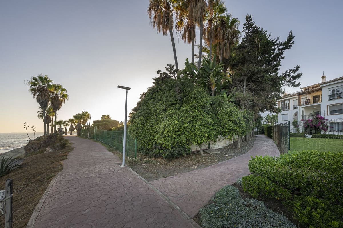 1 bedroom Studio for sale in Estepona - € 210,000 (Ref: 9380627)