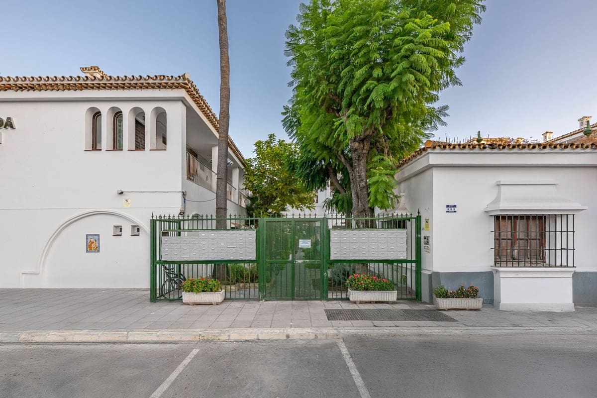 1 bedroom Studio for sale in Estepona - € 210,000 (Ref: 9380627)