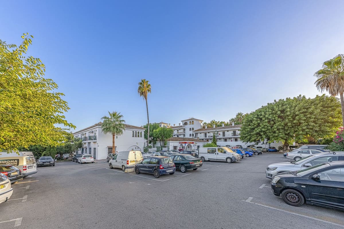 1 bedroom Studio for sale in Estepona - € 210,000 (Ref: 9380627)