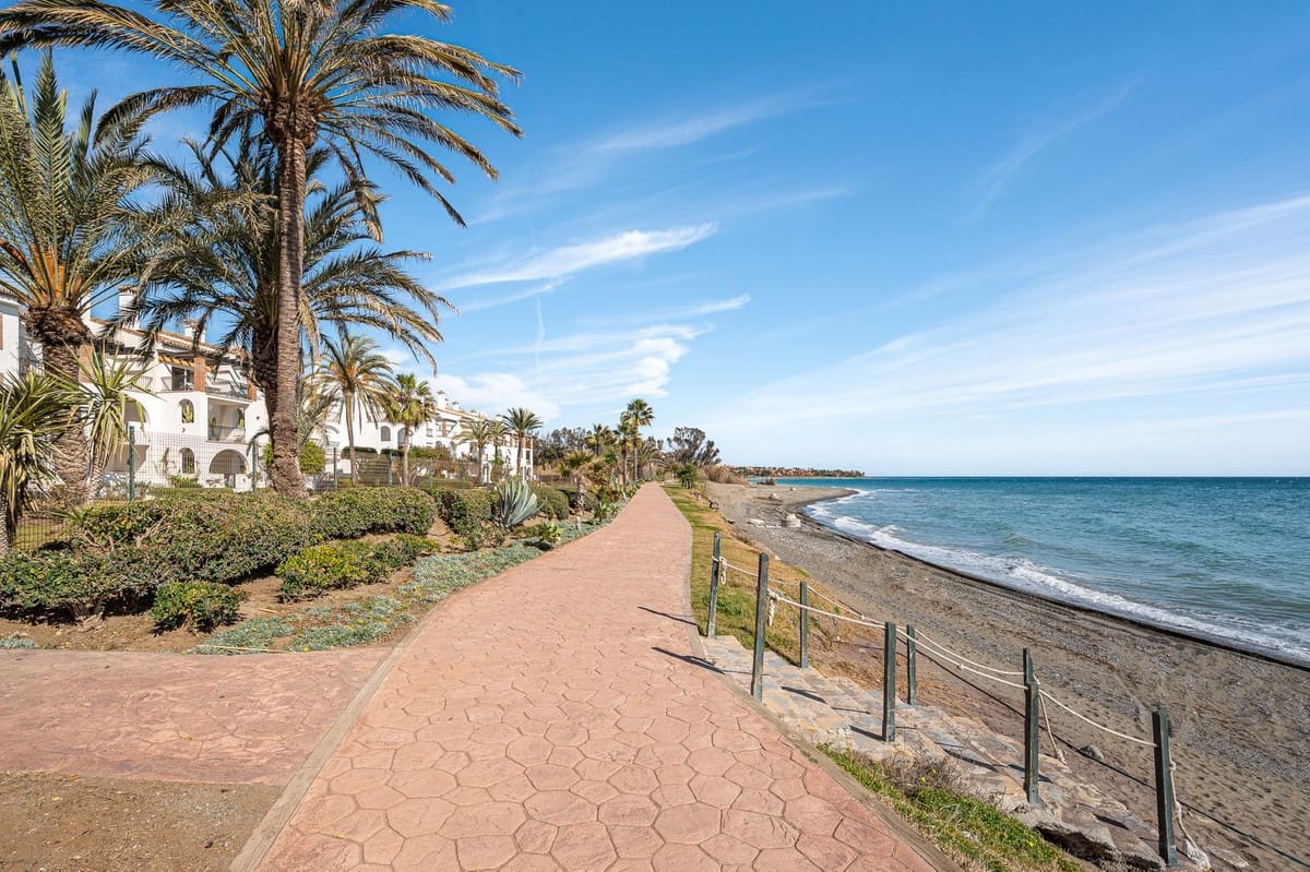 1 bedroom Studio for sale in Estepona - € 210,000 (Ref: 9380627)