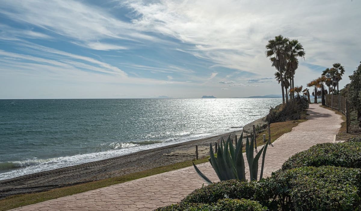 1 bedroom Studio for sale in Estepona - € 210,000 (Ref: 9380627)